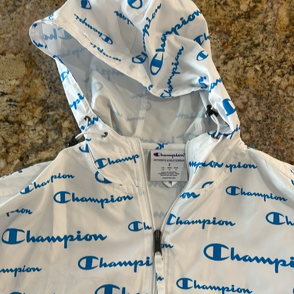 Champion Authentic Athleticwear - Picture 2 of 5